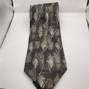 David Taylor Geometric Black and Silver Tie